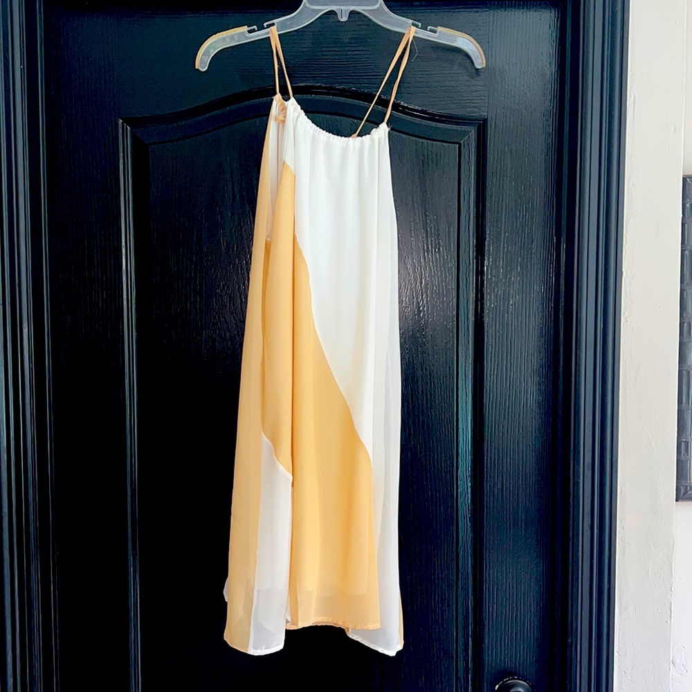 Like new pretty and flowy sundress size m
